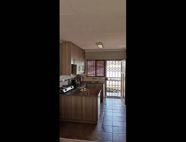 2 BEDROOM APARTMENT FOR SALE IN HECTORTON